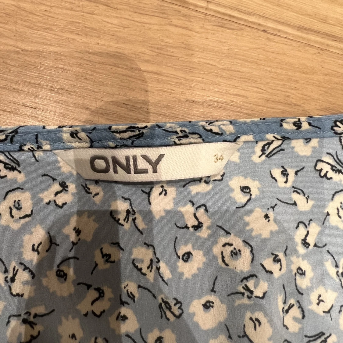 Omlott klänning  - 90