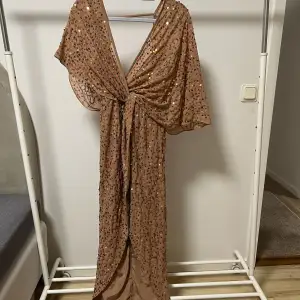Fest klänning från Asos storlek 36 