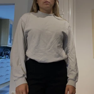 Sweatshirt  - Grå sweatshirt från & other stores