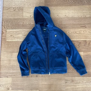 Lyle & Scott jacka softshell  - Hel och ren, strl 12/13 år