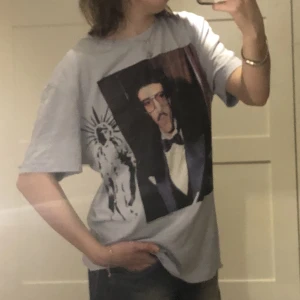 tshirt med tryck!! - drakes farsa? sade!! 😇😇😇