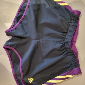 Träningsshorts - Shorts anv. Fåtal ggr. Srl S. 