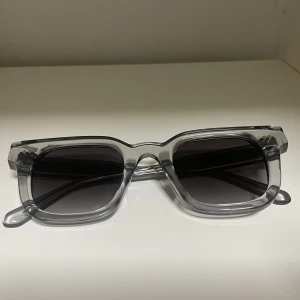 Chimi 04 Gray - Fina Chimis som inte har några repor eller liknande på glasen. Tyvär har jag inte boxen eller fodralet till dem (därav priset). Om du har några frågor eller funderingar är det bara att höra av dig!