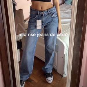 Ett par mid rise jeans från zara (lånad bild på första). Säljer dessa då dem har blivit för små och inte längre kommer till användning. Bra kvalite.