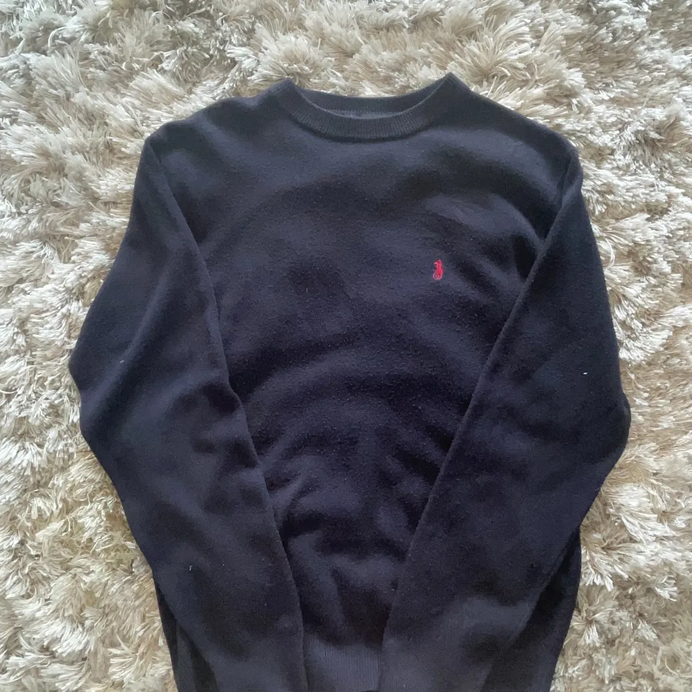 Used couple of times. Fits perfectly and looks perfect when on. Price can be negotiated.. Hoodies.