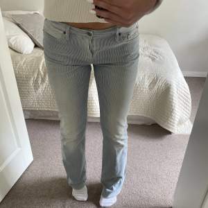 Sååååå fina randiga jeans från Tommy Hillfiger! Säljer endast vid bra pris! 💗💗💗