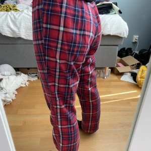 Pyjamas byxor  - pyjamasbyxor i fint skick💞Jag har normaltvis storlek S i byxor och dessa byxor i storlek XS passar mig bra 