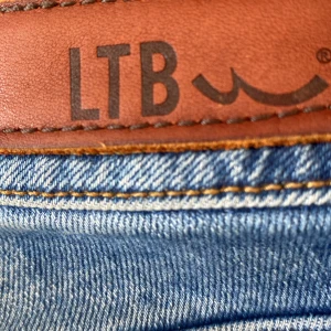 Ltb jeans - Ett par Ltb jeans i storlek 29/32 passar som smeck på mig som har 34 i vanlig storlek💙