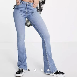 Bootcut jeans - Jättesnygga bootcut jeans från Miss Selfridge som jag säljer eftersom jag har för många par jeans💕Använt ksk 3 gånger