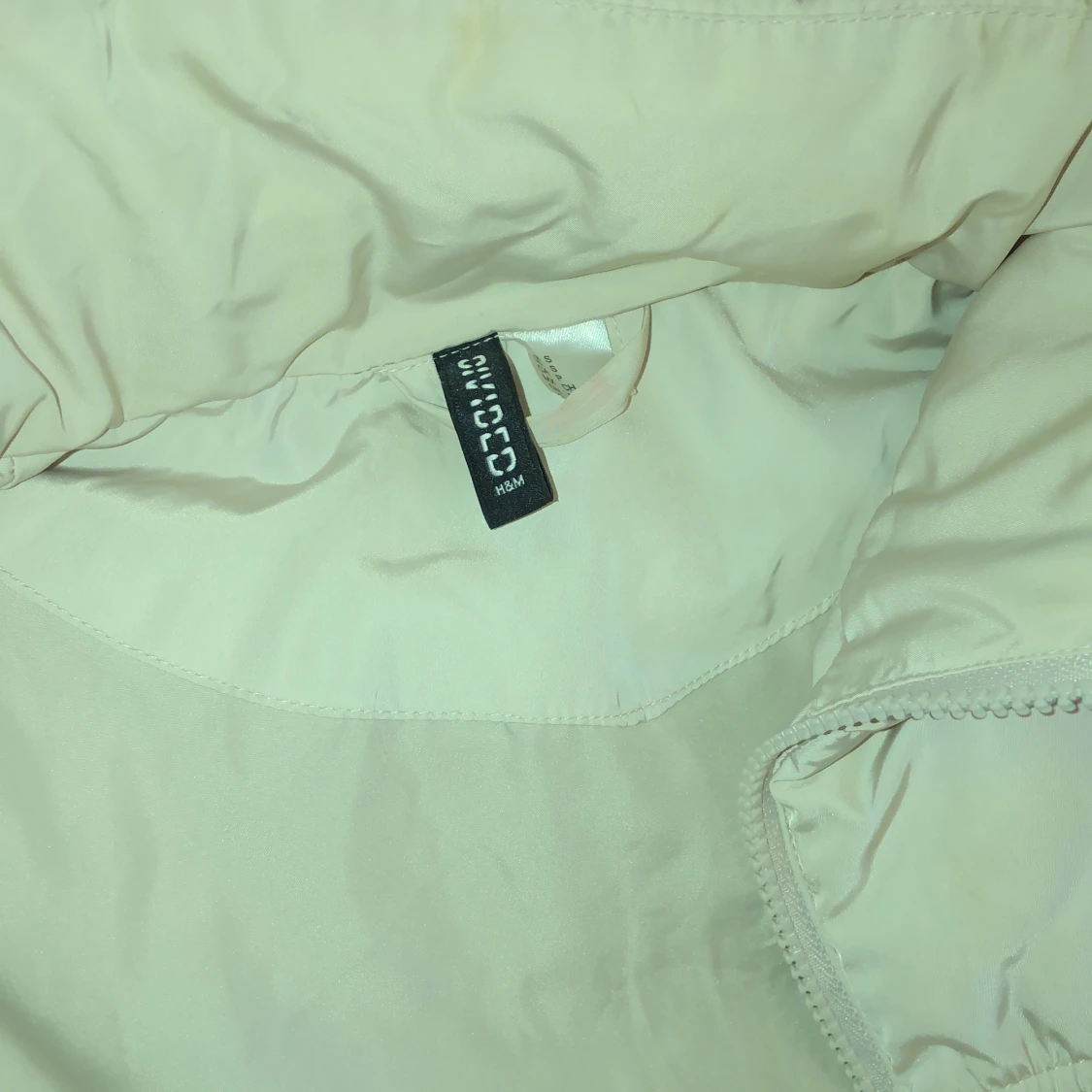 Snygg beige puffervästar - 91