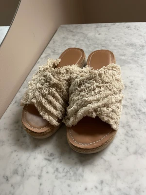 Sandaler  - Använda sandaler i fint skick strl 38