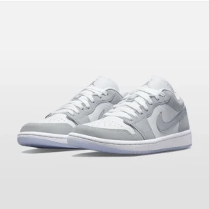 Jordan low - Stolek 38 Skcikar dm för me bilder