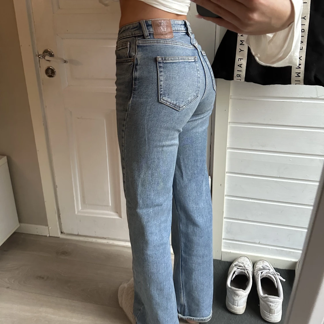Blåa mid/highwaist jeans  - 91