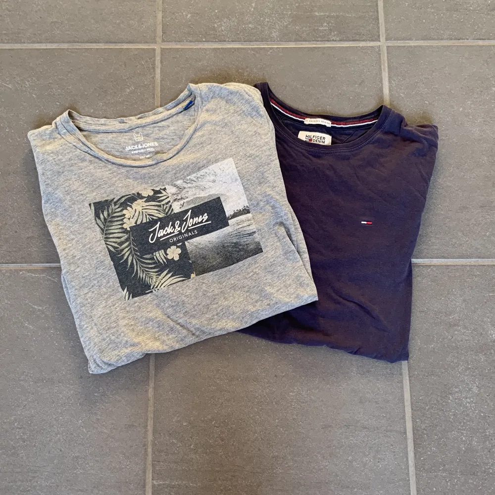 2 st snygga t-shirts som är perfekta nu på sommaren. En Jack&Jones i storlek M och en Tommy Hilfiger i storlek S. . T-shirts.