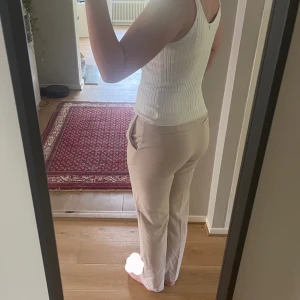 Kostymbyxor  - Super fina konstymbyxor från NA-KD i storlek 38🫶🏻