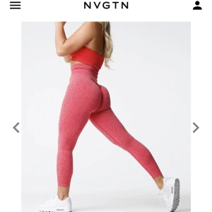 Nvgtn leggings  - Träningstights från nvgtn i storlek m med scrunch. Aldrig använda utan endast provade. Har kvar tags och ligger kvar i påsen den kom i. Nypris 609 + 85 kr frakt.