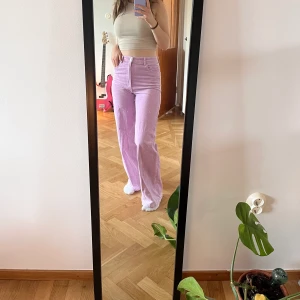 Rosa manchesterbyxor 💖 - Supersöta manchesterbyxor för den som gillar färg!!  Strl 36