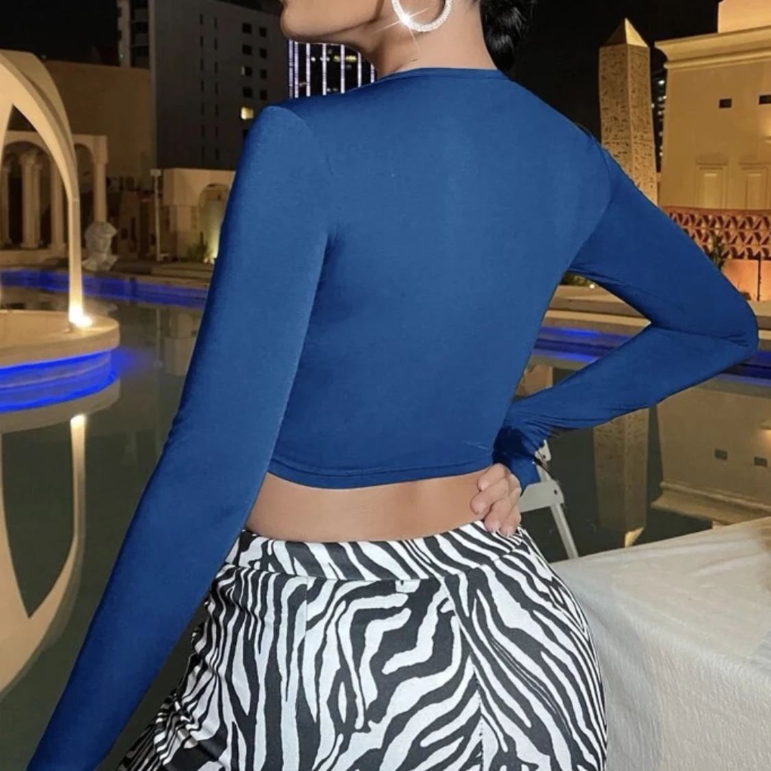 Blå cutout långärmad - 90