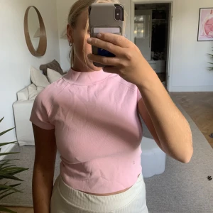 Topp - Rosa topp från zara, aldrig använd💕