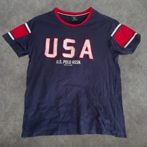 U.S. POLO ASSN. T-Shirt - POLO T-Shirt    Skick: 8,5/10  Storlek: S  Pris: 150 kr