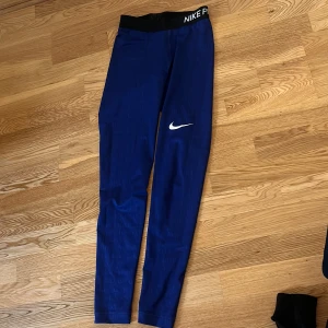 Nike byxor - Passar xs/s 