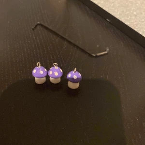 Svampar/öronhängen  - Bra 