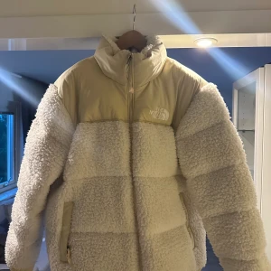 The north face nuptse jacka - Fint skick!