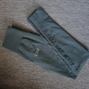 Iciw tights - Säljer mina icaniwill tights då de är för små, använda 2-3 gånger så nyskick!  Storlek xsmall.  Färg jungle green