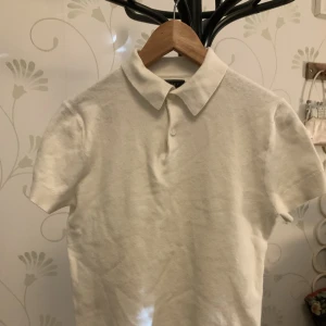 Riley tröja - Unik tröja i ull av Riley. Felfritt skick och storlek L, sitter dock mer som S/M.