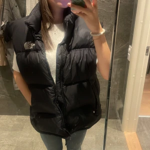 North face väst  - Helt ny, äkta såklart💕💕