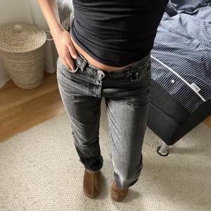 Zara jeans - The midwaist straight strl 34