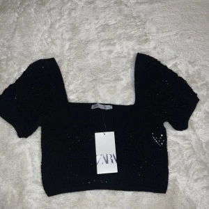 Virkad topp Zara - Oanvänd virkad topp från Zara.  Nyskick 🦋