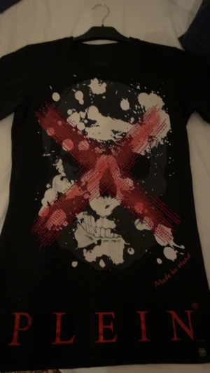Philip plein T-shirt  - För fler bilder kom dm kan frakta men du får stå för frakt kan gå ner lite 