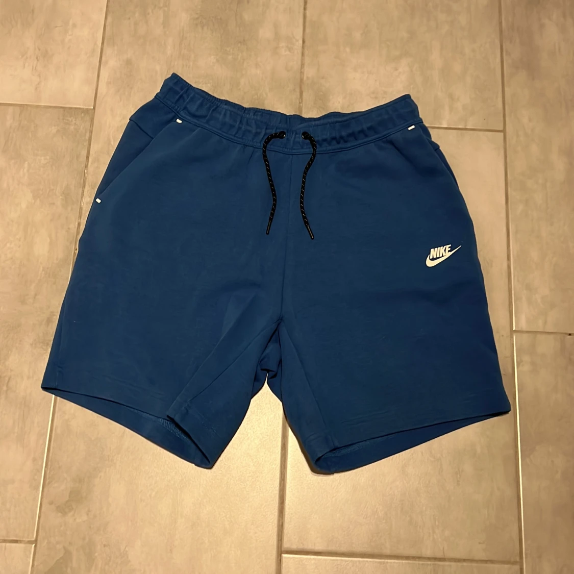 Äkta niketeck shorts som knappt är använt.