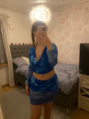 Blått sett - Blått sett i storlek m i båda delarna,kjolen har inbyggda short!💙