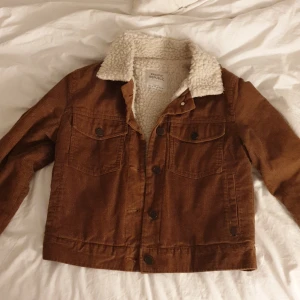 Jacka  - Jacka ufrån pull&bear. Fin till hösten