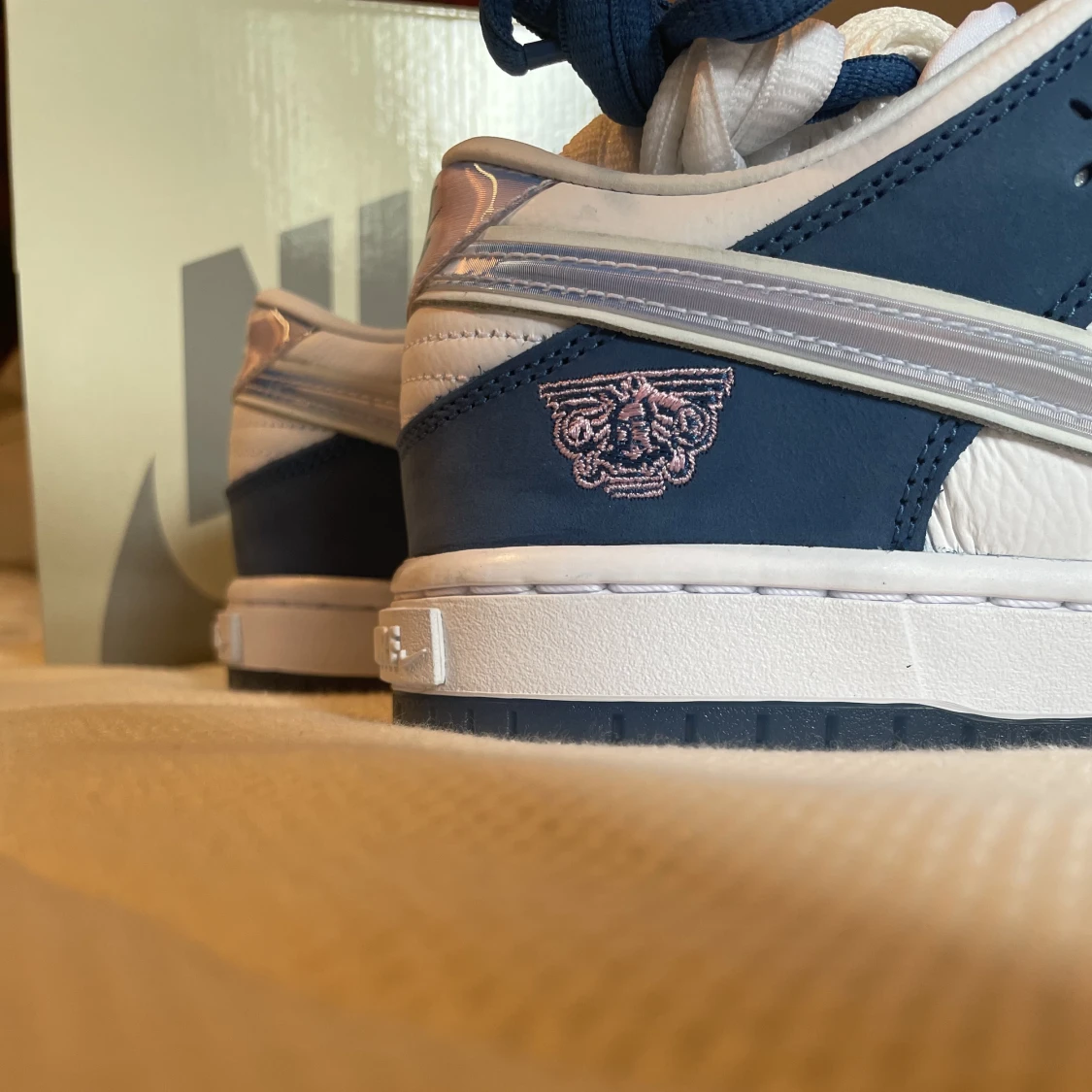 Nike dunk sb low BORN X RAISED  - 90