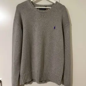 Säljer min oanvända Ralph Lauren sweatshirt Storlek M  Ordinarie Pris 2200kr