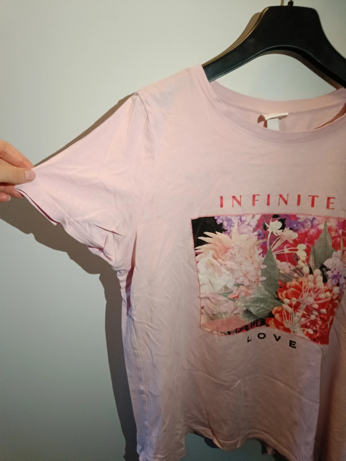 Rosa t-shirt i storlek XS till S från h&m! - 90