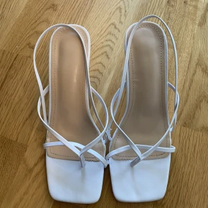 Eleganta sandaler - Använd en gång, välskött. 🤍