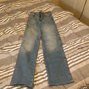 blåa jeans - jätte sköna och jätte fina!