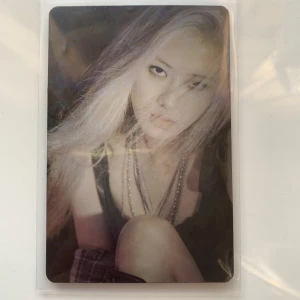 Rose holographic photocard  - Original from THE ALBUM album  | DMa för specifikationer om skick