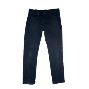 Size: 34/32. Svart. Condition: Vintage. Alla jeans är uppmätta av oss! Har ni frågor eller funderingar är det bara slide DM, tveka inte!