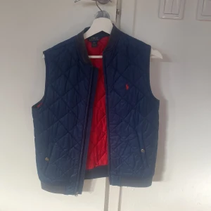 Ralp Lauren väst - Strl L barnmodell (14-16) motsvarar XS