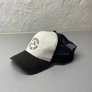 One Of One keps - Inga skador eller defekter. Använd men i absolut bra skick. Skick: 8/10!