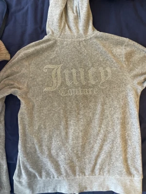 Grå juicy kofta - Ny skick aldrig använd barn storlek pris kan diskuteras🩷