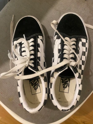 Vans classic - Ändast använda 2 gånger!!!