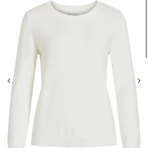 två stickade tröjor  - säljer mina stickade tröjor från vila då jag ej använder de längre,