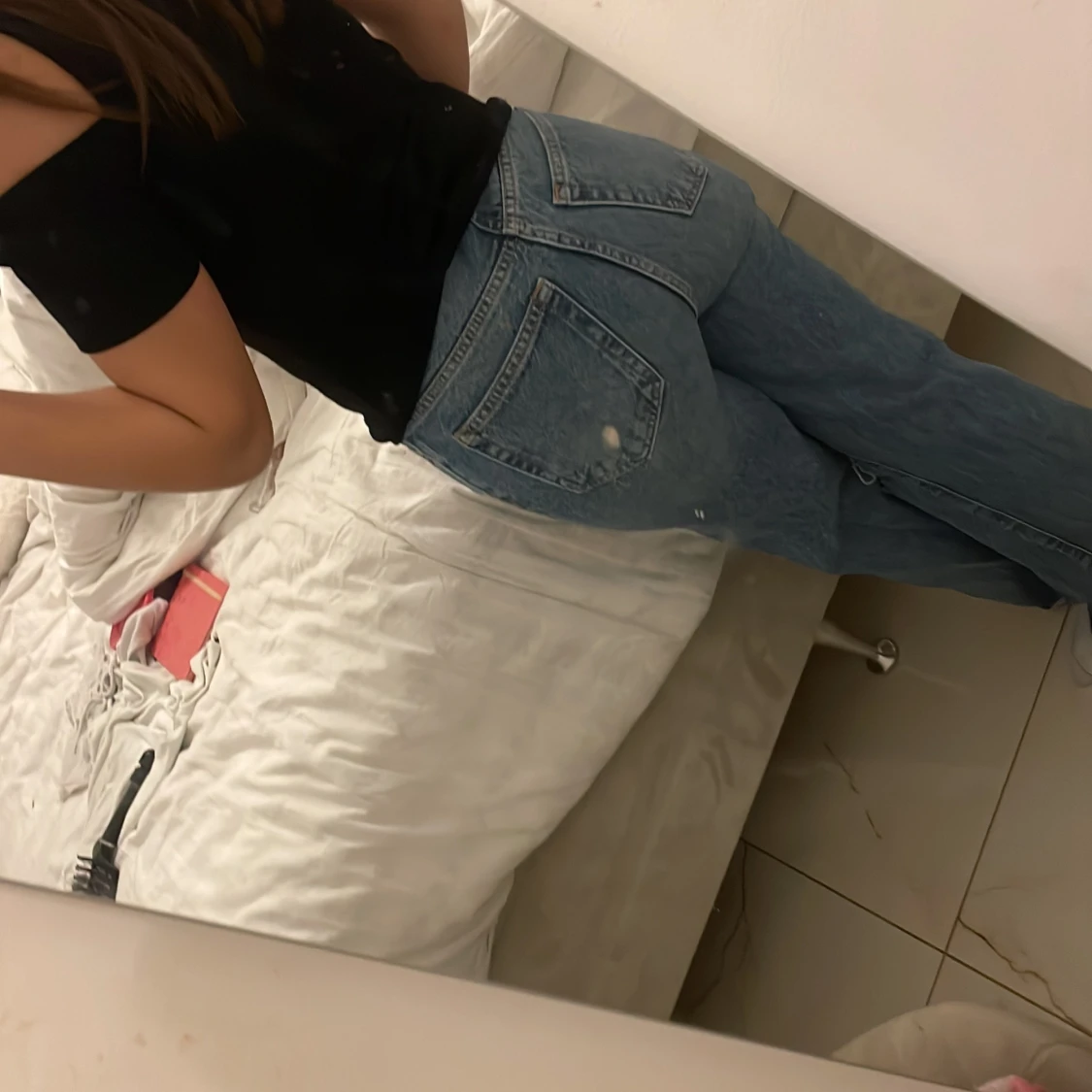 Högmidjade jeans med hål - 90