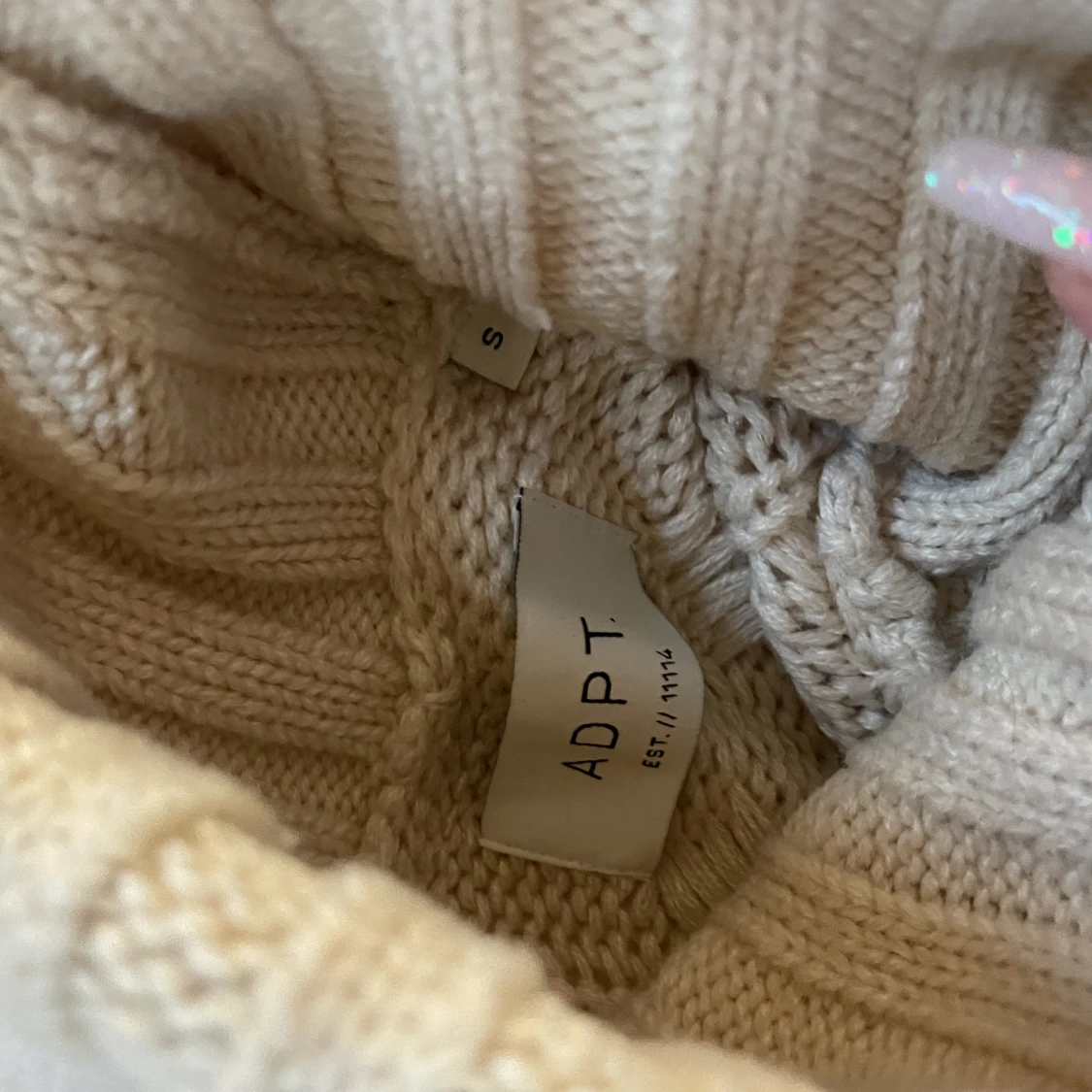 Virkad beige tröja  - 90
